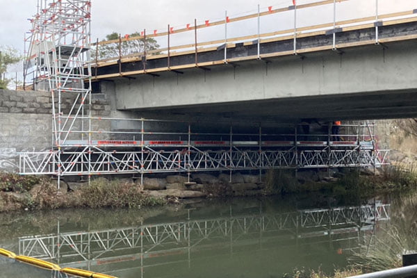 210518-Malcolm-Creek-Bridge,-Craigieburn-Hung-scaffold-rightside